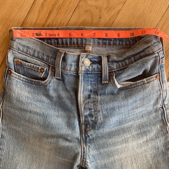 Levi’s Wedgie Jeans - Picture 3 of 4